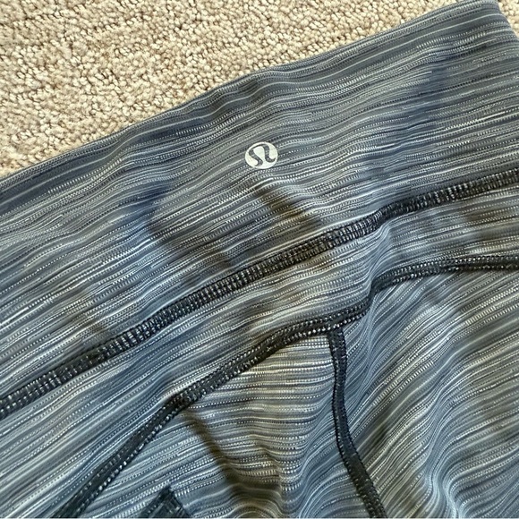 Lululemon Top Speed Crop - Picture 4 of 12